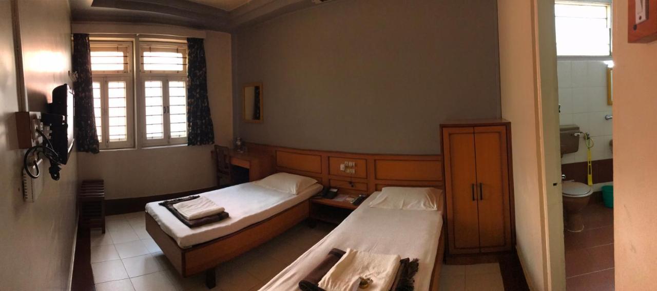 Hotel Satkar Cafeteria Belagavi Zewnętrze zdjęcie