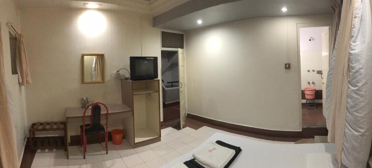 Hotel Satkar Cafeteria Belagavi Zewnętrze zdjęcie