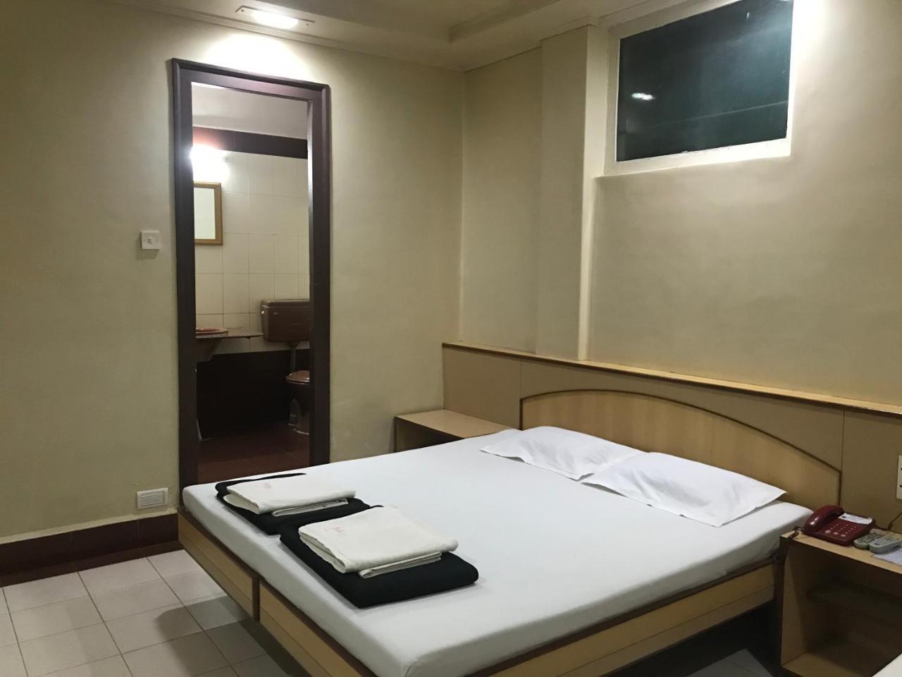 Hotel Satkar Cafeteria Belagavi Zewnętrze zdjęcie